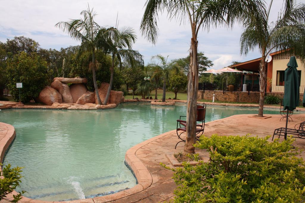 M'Kango Golfview Hotel Lusaka Exteriör bild