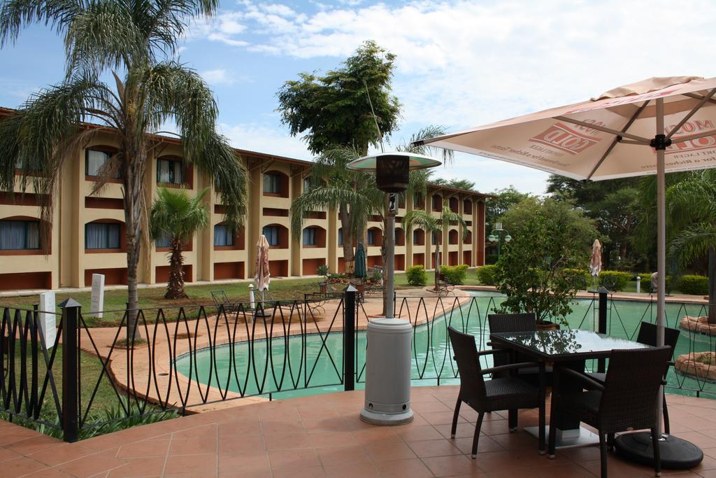 M'Kango Golfview Hotel Lusaka Exteriör bild