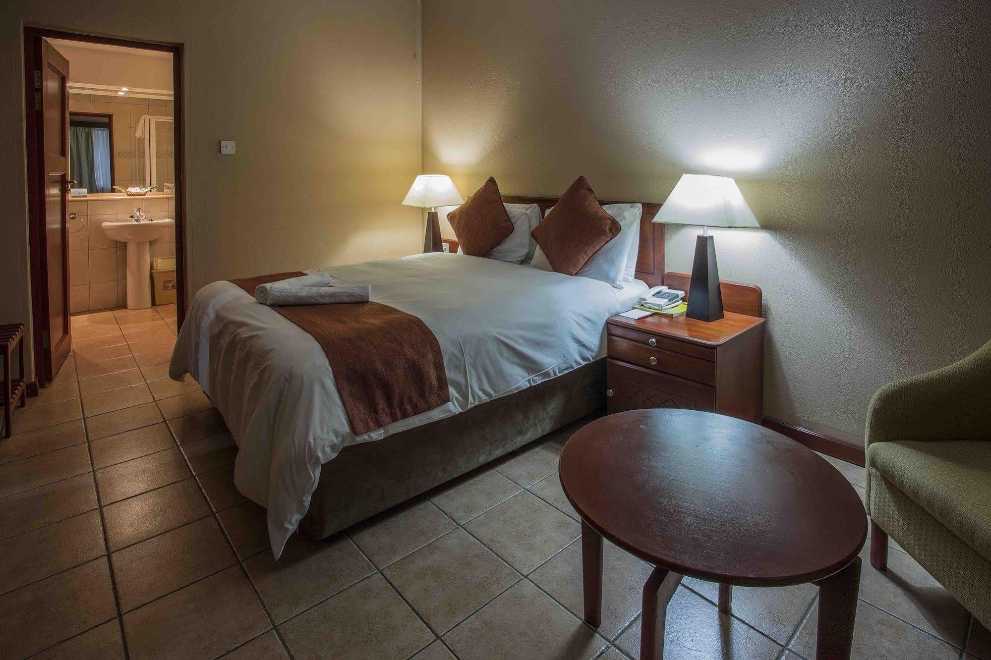M'Kango Golfview Hotel Lusaka Exteriör bild