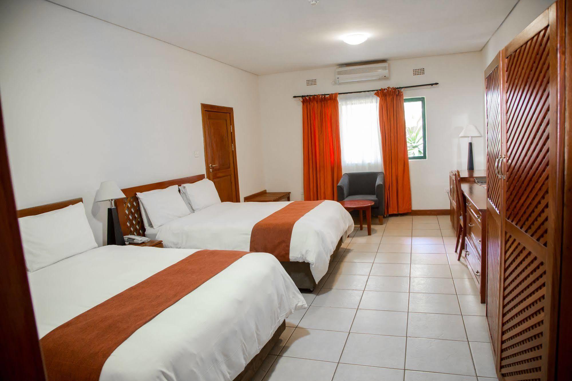 M'Kango Golfview Hotel Lusaka Exteriör bild
