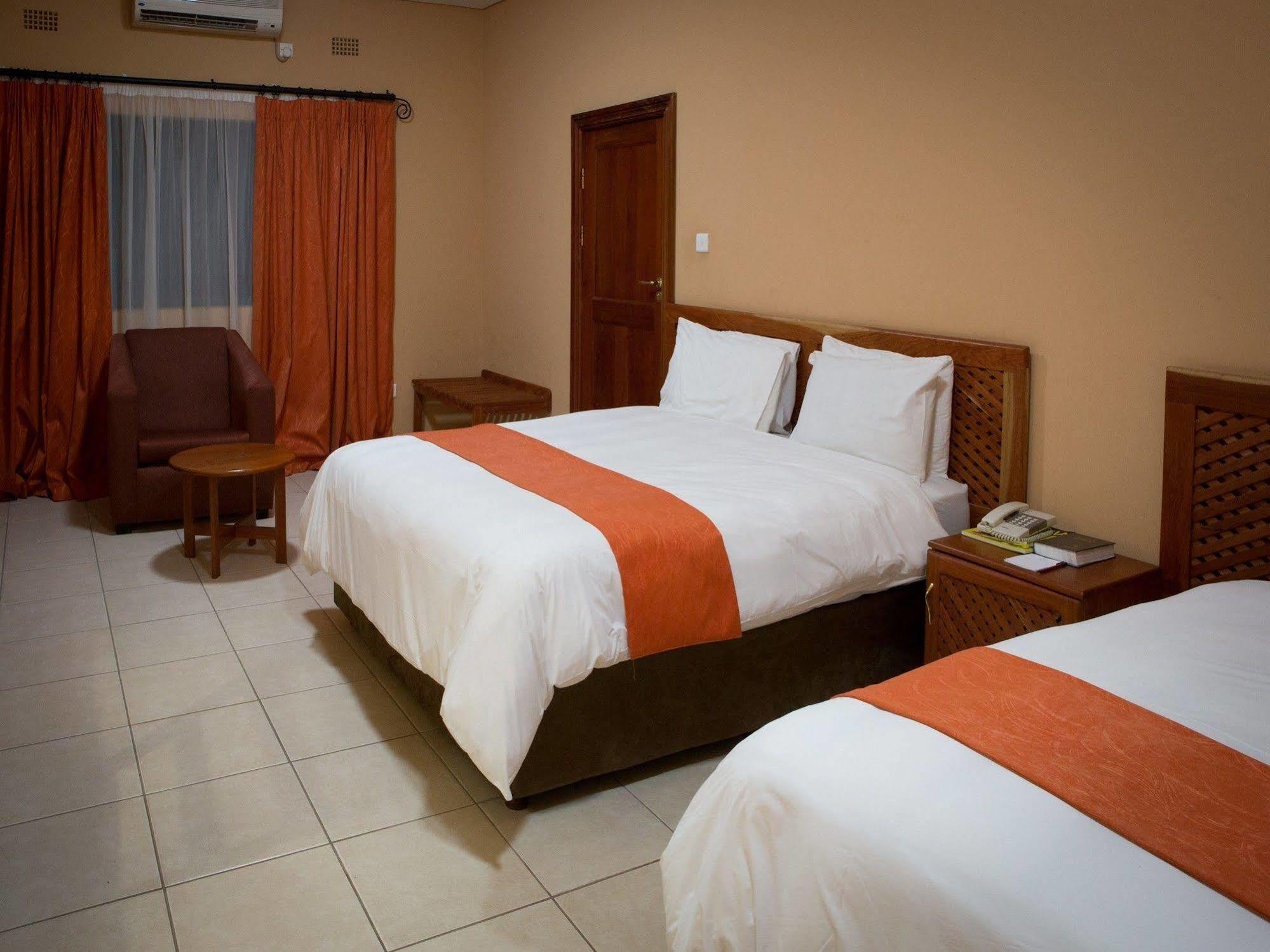M'Kango Golfview Hotel Lusaka Exteriör bild
