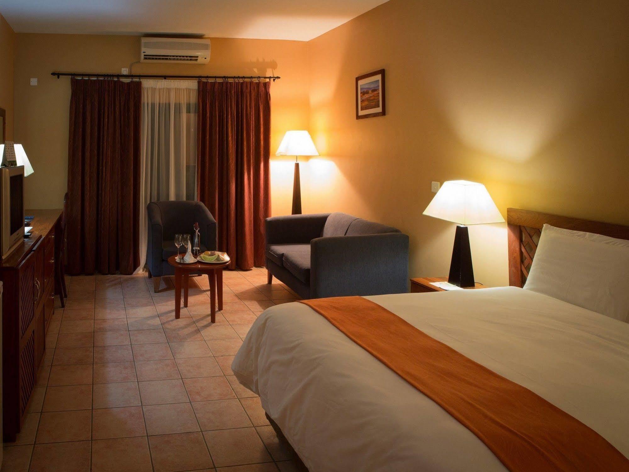 M'Kango Golfview Hotel Lusaka Exteriör bild