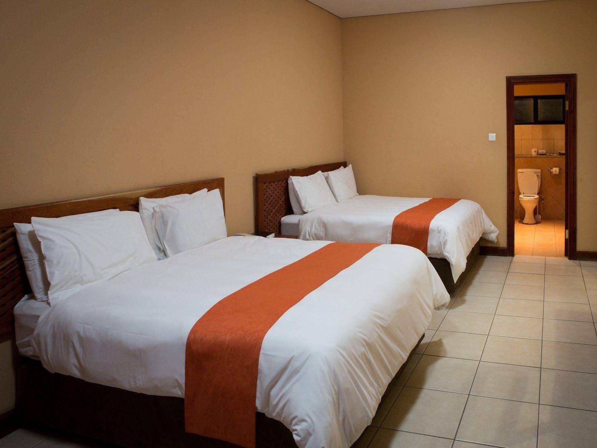 M'Kango Golfview Hotel Lusaka Exteriör bild
