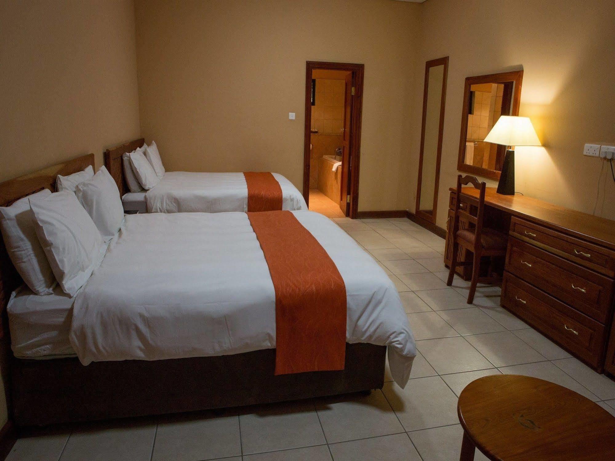 M'Kango Golfview Hotel Lusaka Exteriör bild